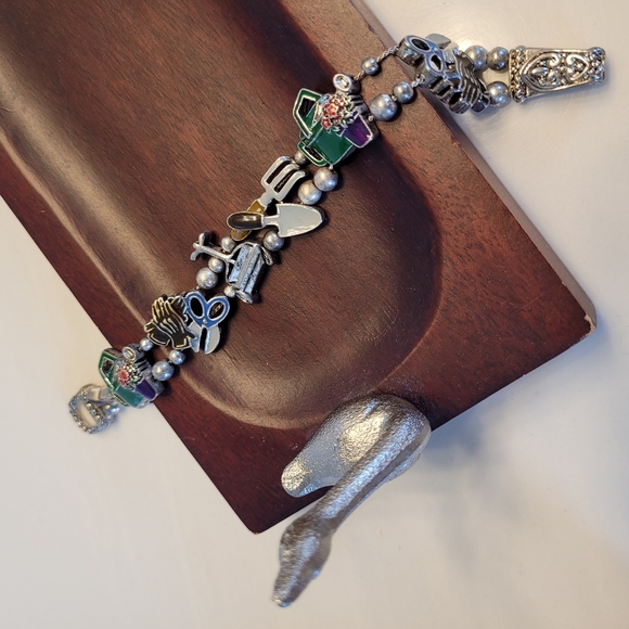 Vintage Silver-tone Gardening Themed Slide Charm Bracelet - Picture 2 of 12